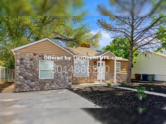 Photo - Move-in special: $500 off First months rent