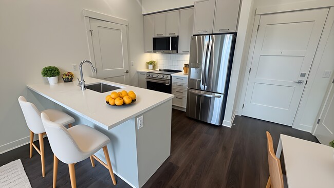 Photo - 5382-200 200 St