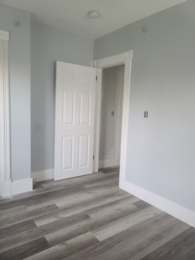 Photo - 143 Mansfield St