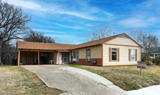 Photo - 903 W Kern Rd