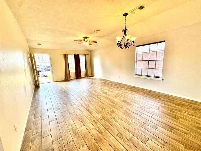 Photo - 16214 Mission Glen Dr