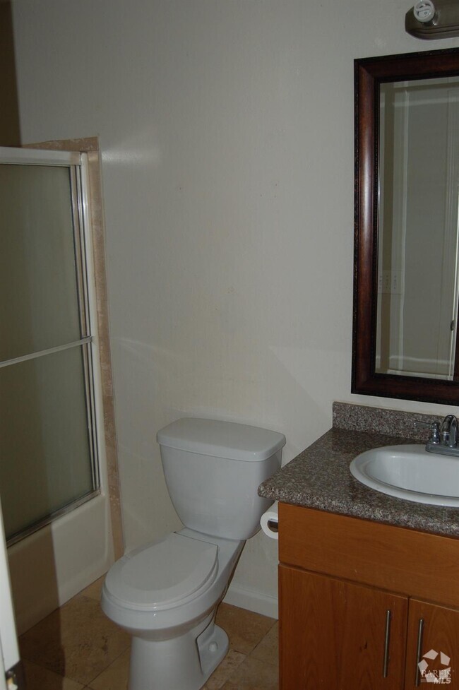 Building Photo - 27 S 3rd St Unit 6 Rental