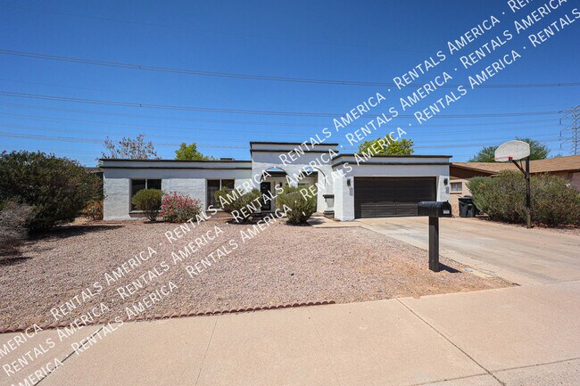 Photo - 2902 W Straford Dr