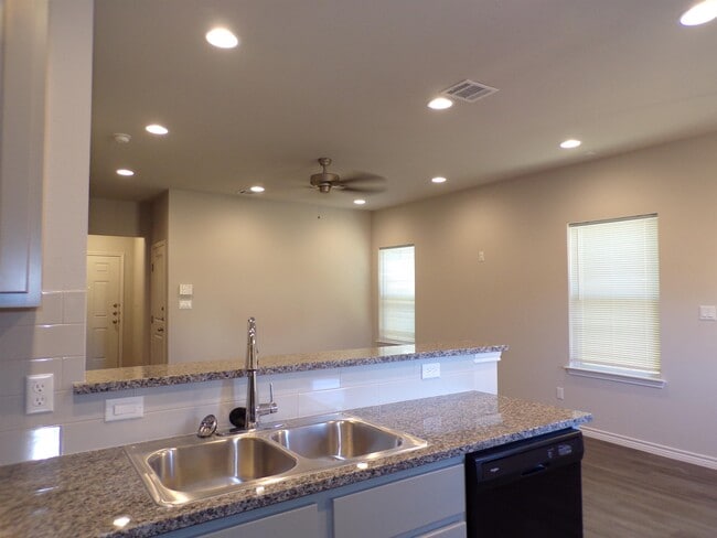 Photo - 111 Peruna Dr