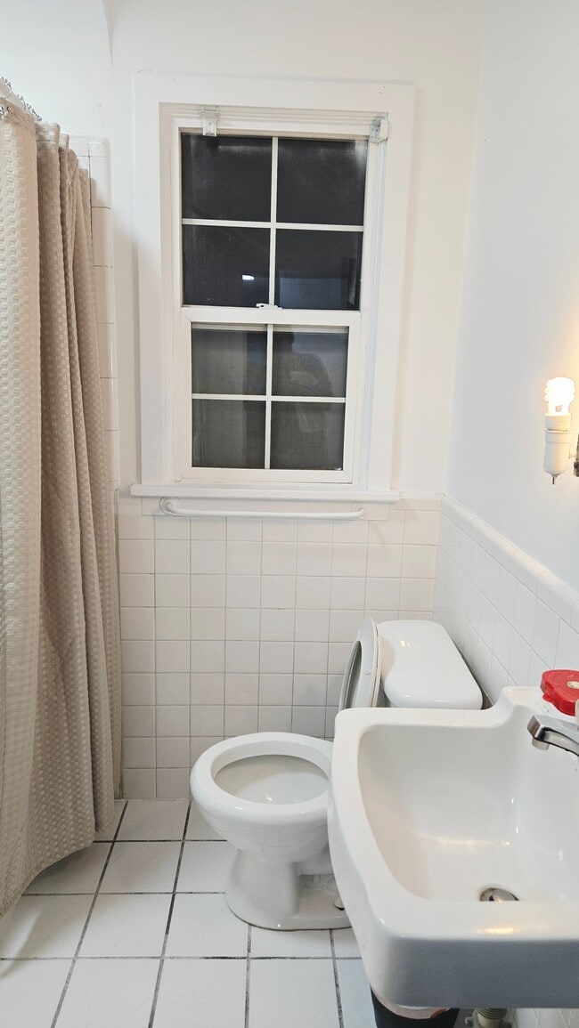 Photo - 643 S Washington St