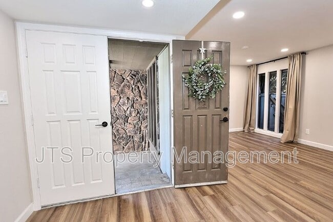 Photo - 3160 Watt Ave