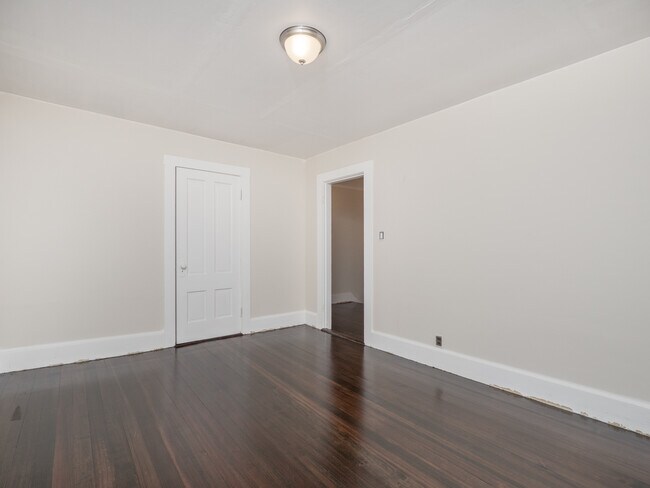 Bedroom - 68 Apthorp St