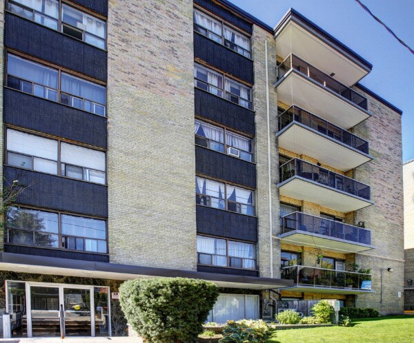 440 Winona Drive - 440 Winona Drive