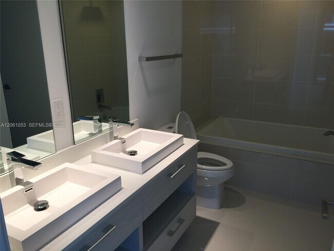 Photo - 45 SW 9th St Unidad 1607