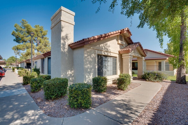 Photo - 1120 N Val Vista Dr