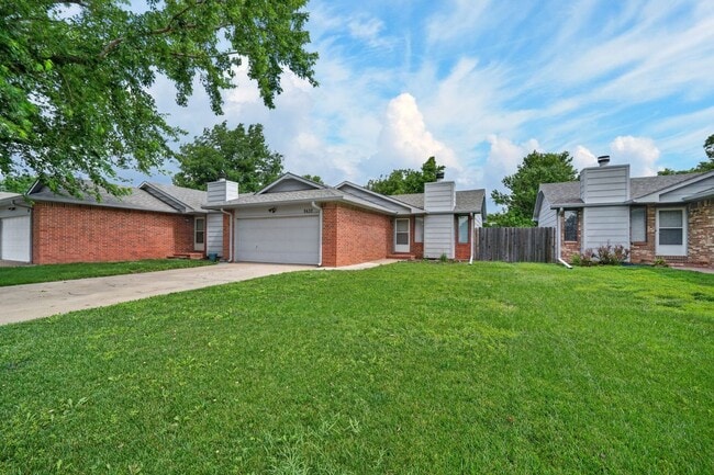 8432-8434 W Thurman - 8432-8434 W Thurman Unit 8432 W Thurman