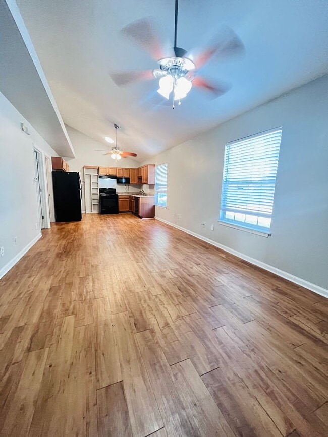 Photo - 315 E Jennings St Unit Apt 2