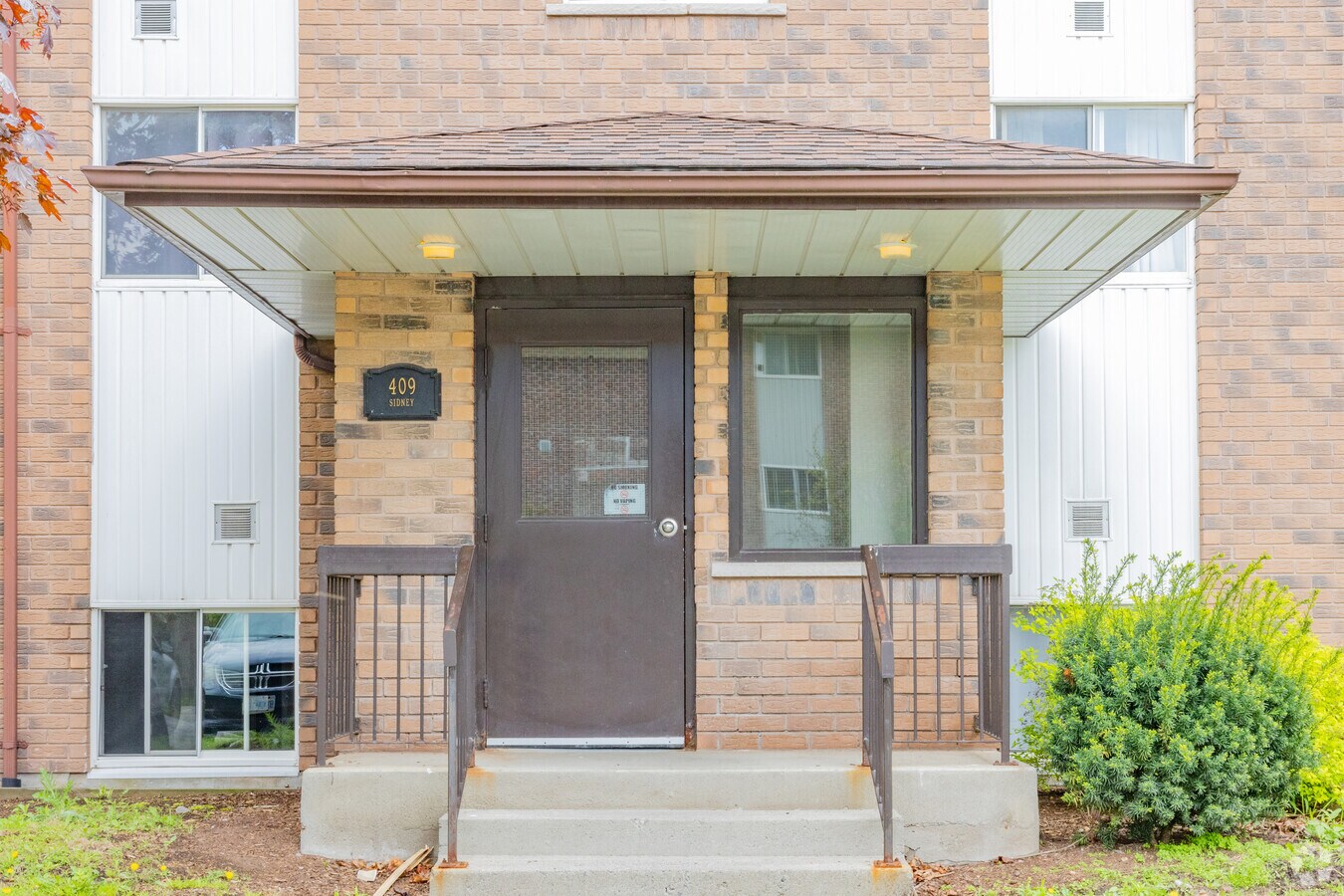 Photo - 409-411 Sidney St