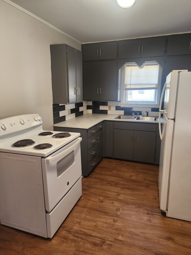 Photo - 422 W Poplar Ave