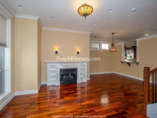 Photo - Stunning Upscale Two Bedroom Townhouse in North Portland - Prime Location!