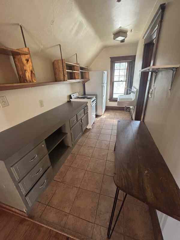 Photo - 1345 E St Unidad 2