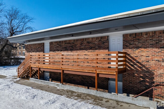 Photo - HUDSON ON THE BLUE