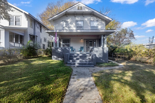 Photo - 2348 Court R