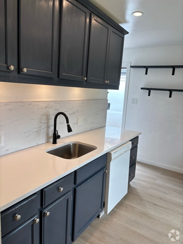 Building Photo - 1520 Meyer Rental