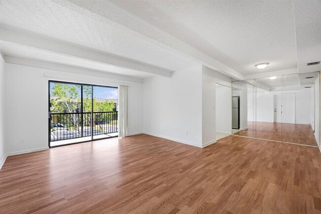 Building Photo - 1325 S Flagler Ave Unit 107 Rental