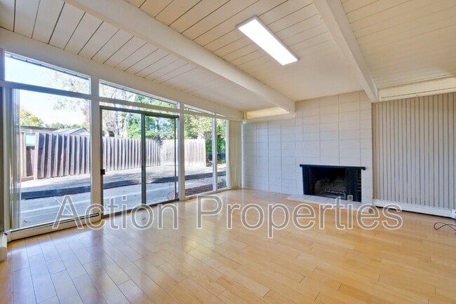 Photo - 3733 Carlson Cir