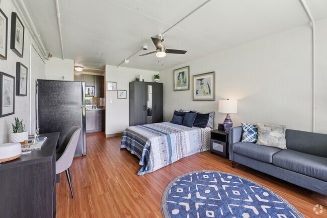 Building Photo - Oaks35 Rental