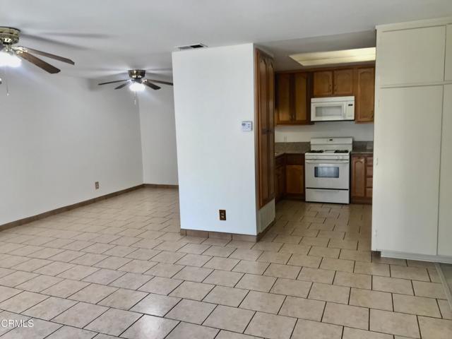 Photo - 240 W Hemlock St