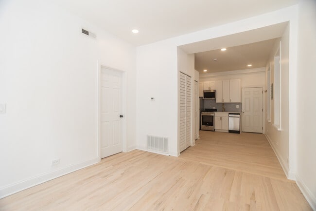 Photo - 1247 N Cleaver St Unidad BF
