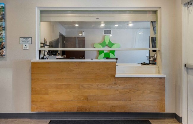 Furnished Studio-Minneapolis - Fridley