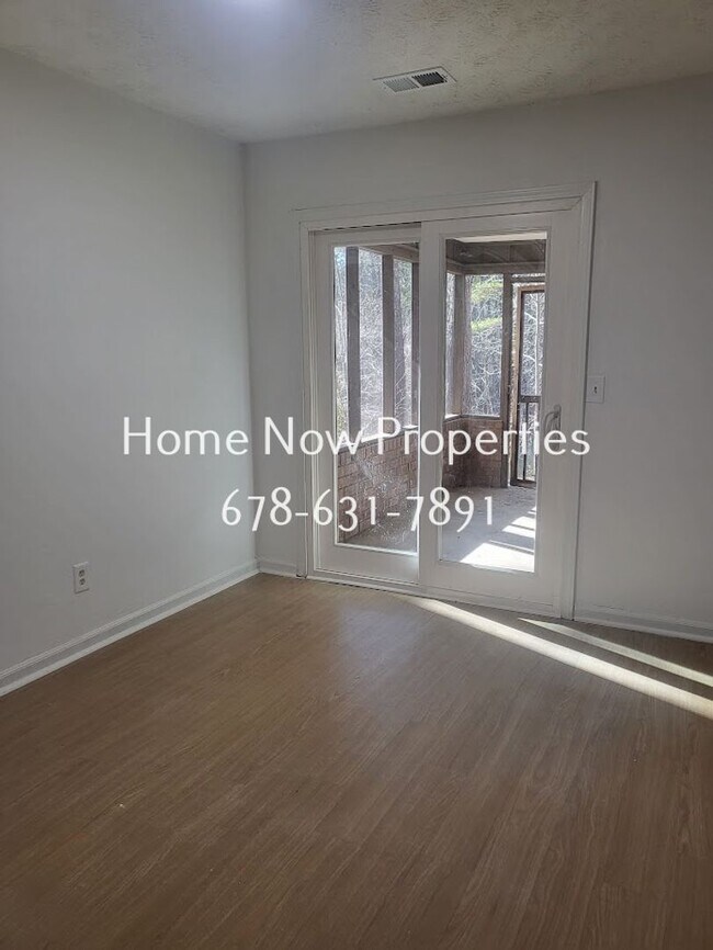 Photo - 3530 Southgate Way SE Unidad A