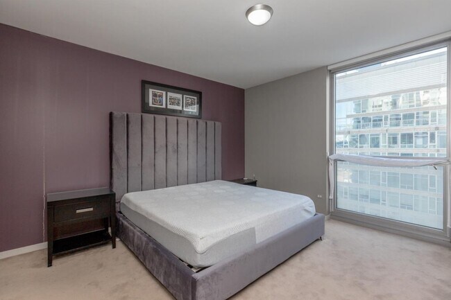 Photo - 330 W Grand Ave Unit 18F