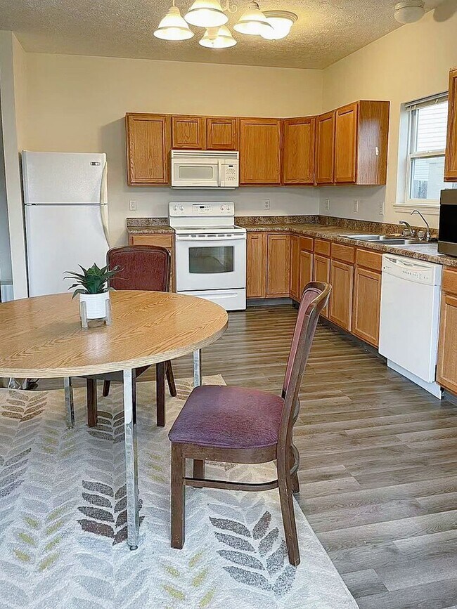 Photo - Cozy 3BD/2BA Fenced Yard