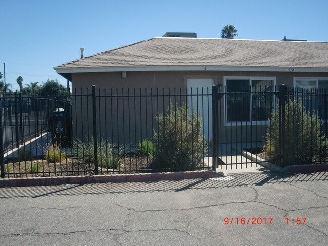 Building Photo - 574 Greystone Ln Unit #4