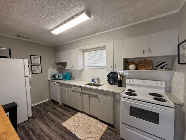 Photo - Furnished Short Term Rental