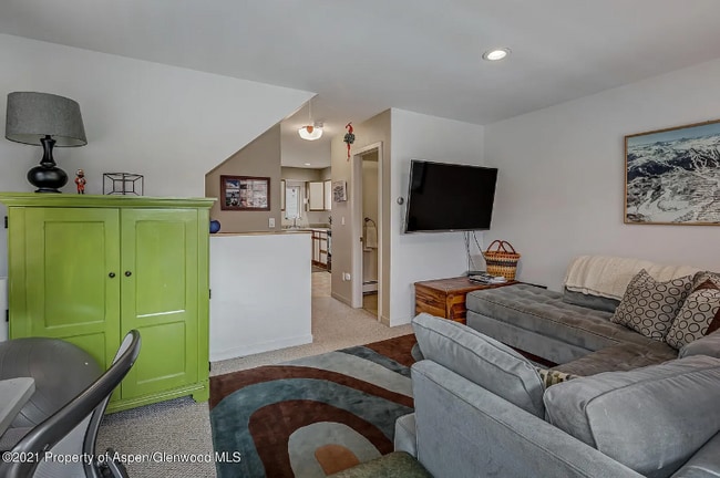 Photo - 350 S 8th St