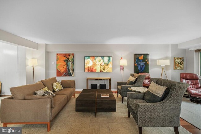 Photo - 4201 Cathedral Ave NW Unit 114W