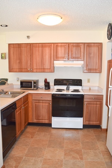 ¡Cocina renovada - Foxtail Meadows Apartments