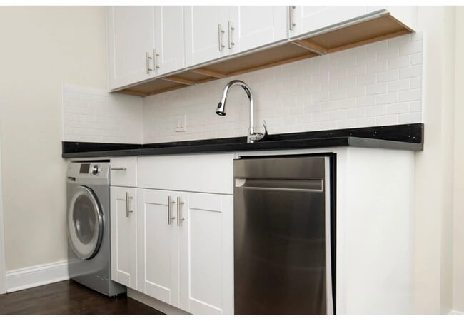 Photo - 3817 N Greenview Ave Unit 2W