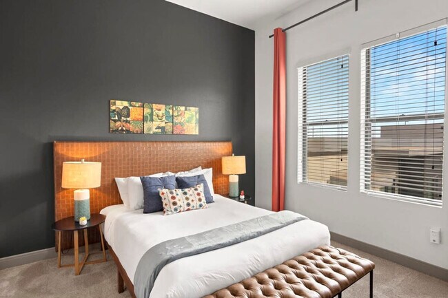 Photo - 555 N College Ave Unit ID1014339P