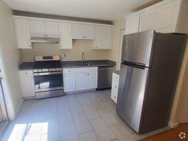 Building Photo - 174 Pine St Unit 7 Rental