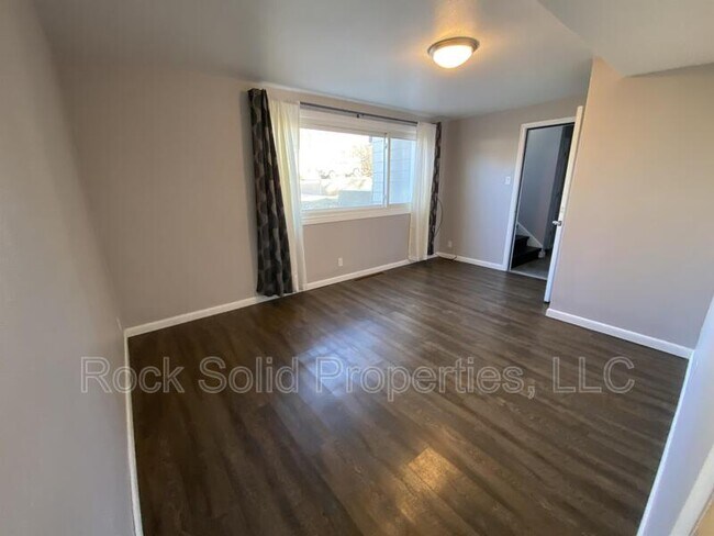 Photo - 2020 Dunn Ave