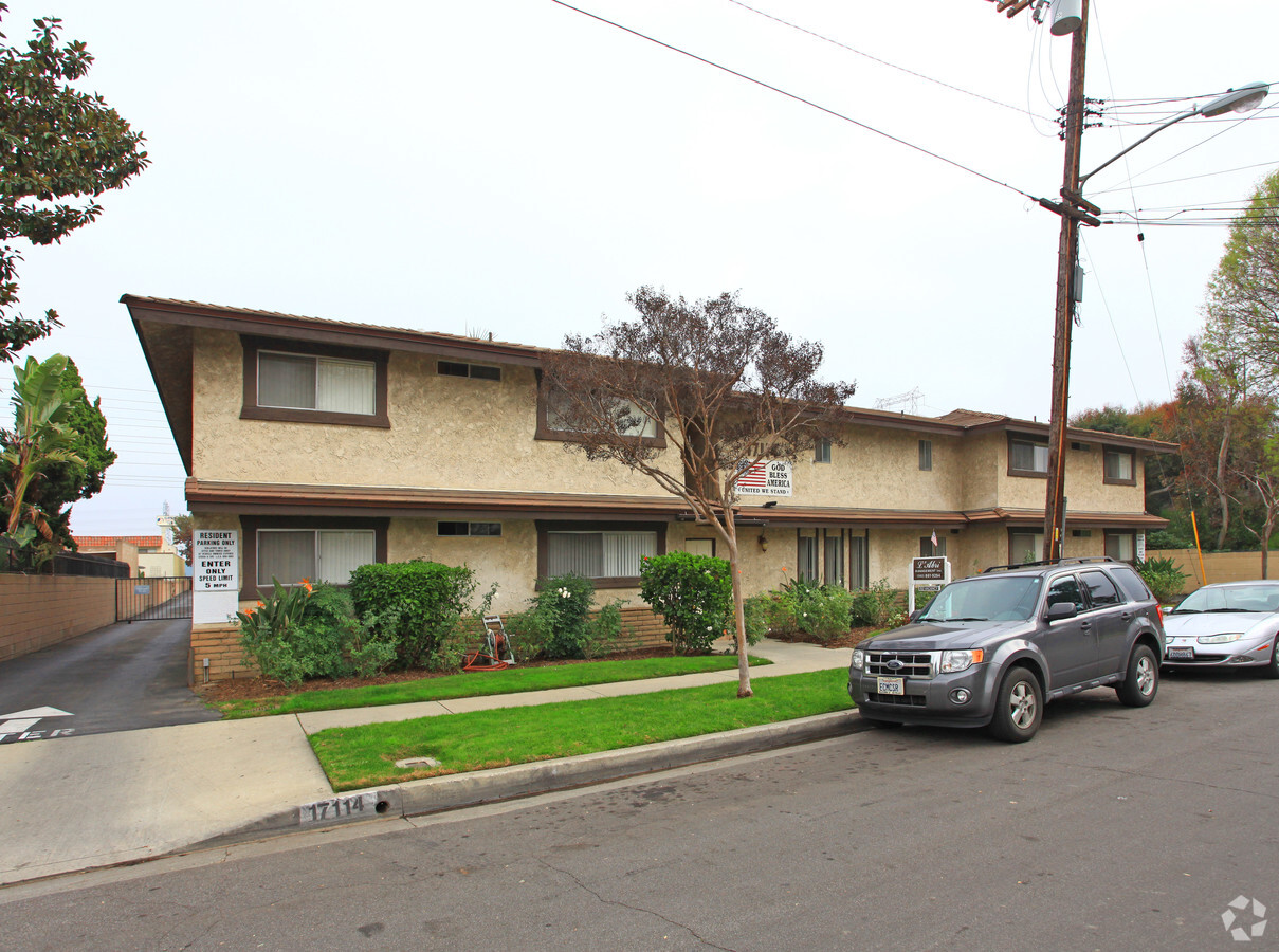 Park Villa - Park Villa Apartments