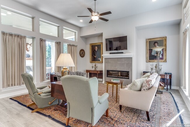 Photo - GORGEOUS 3-BEDROOM, 3-BATHROOM SINGLE STOR...