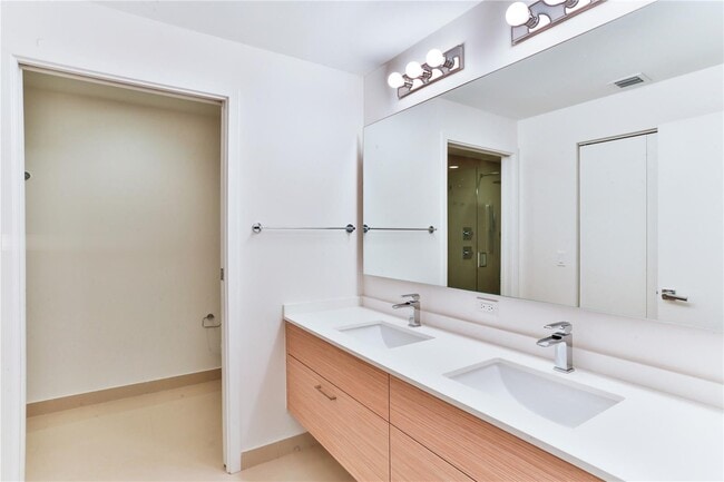 Photo - 600 NE 27th St Unit 1504