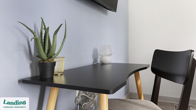 Photo - 1148 N Main St Unidad 235