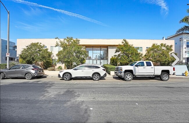 Building Photo - 5232 Corteen Pl Unit 5232 Corteen Pl. # 7