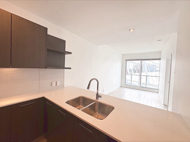 Photo - Centre West - 1515 Unit 1515