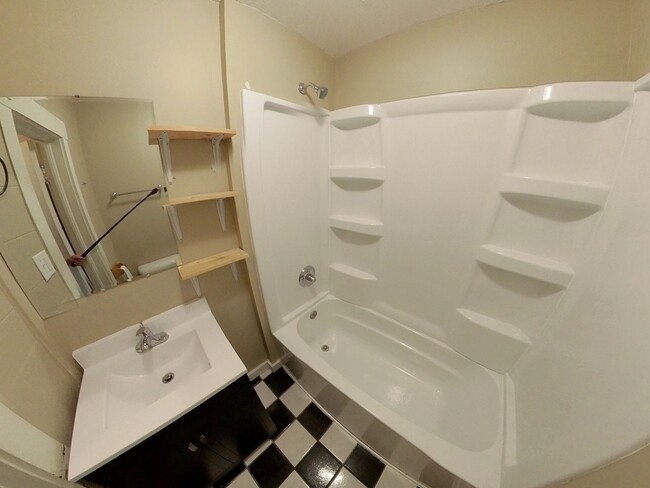 Photo - 327 E 2nd St Unit Apt 4