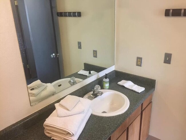 Photo - 2024 Goss St Unidad 7