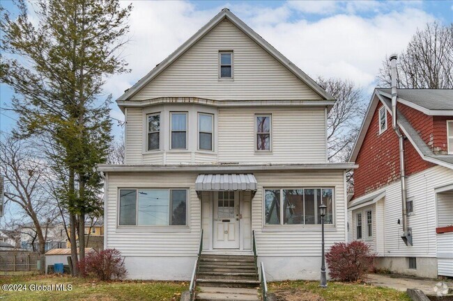 Building Photo - 13 Marshall St Rental